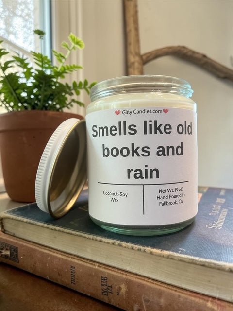 Smells like old books and rain - Girly Candles