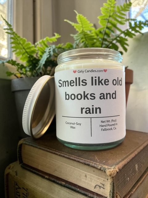 Smells like old books and rain - Girly Candles